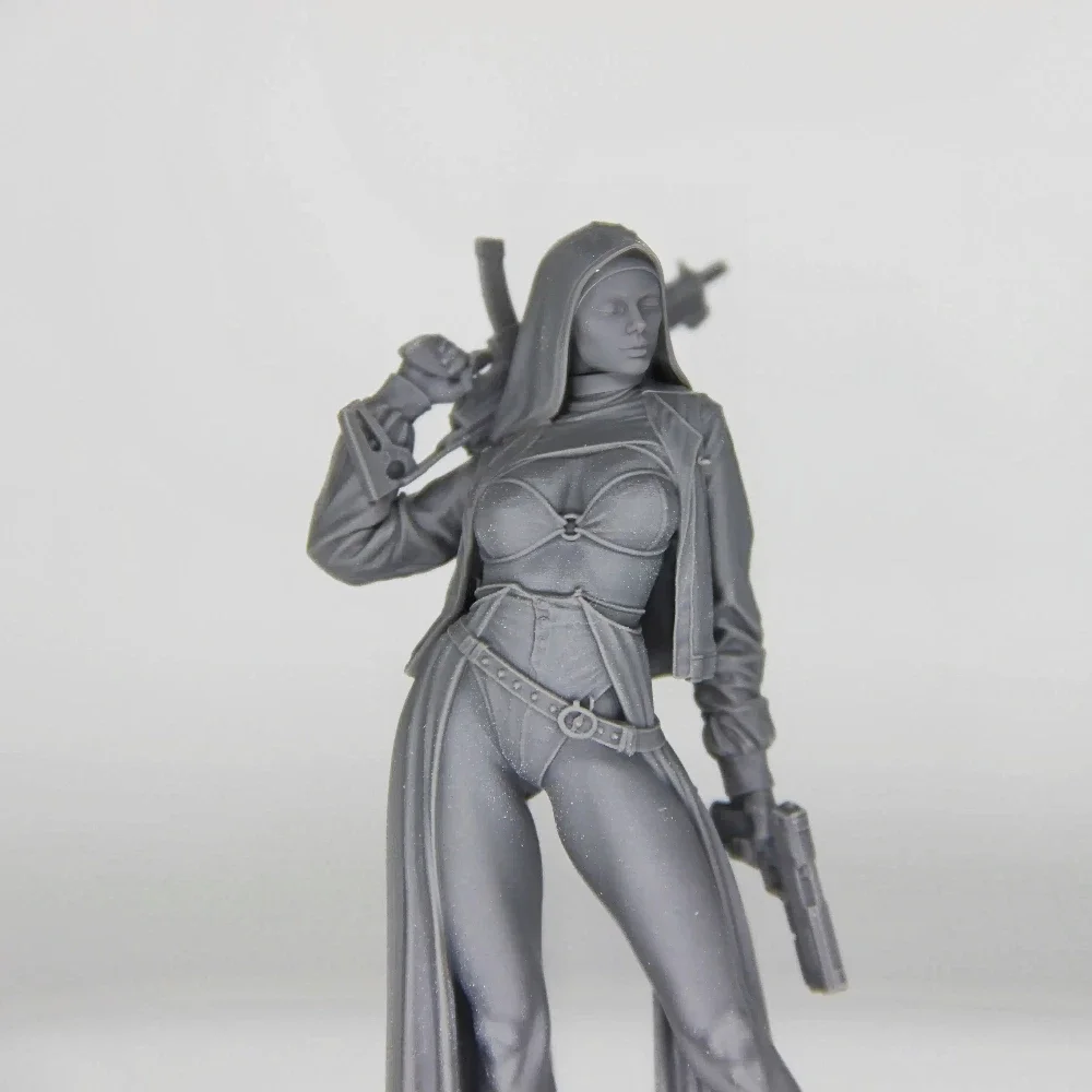 Woman With A Machine Gun Miniature Figure 1:24 Resin Model Kit Unpainted Plastic Model Kit  Anime Figure A563