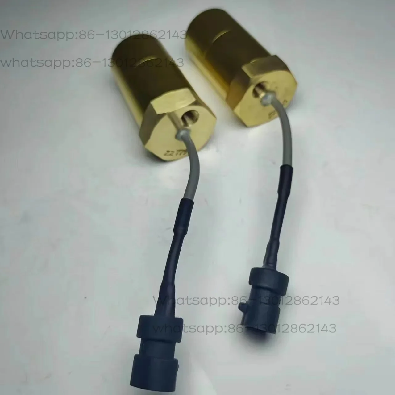New chiller compressor original spare parts oil level switch HR12BA011/HR12BA012 spot supply