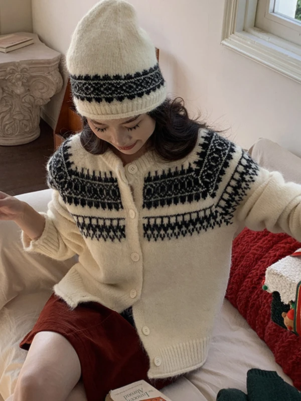 

Вязаный кардиган в стиле ретро Fair Isle, женский свободный теплый осенне-зимний свитер-пальто, комплект из двух предметов с шапкой, удобный, стандартный крой...