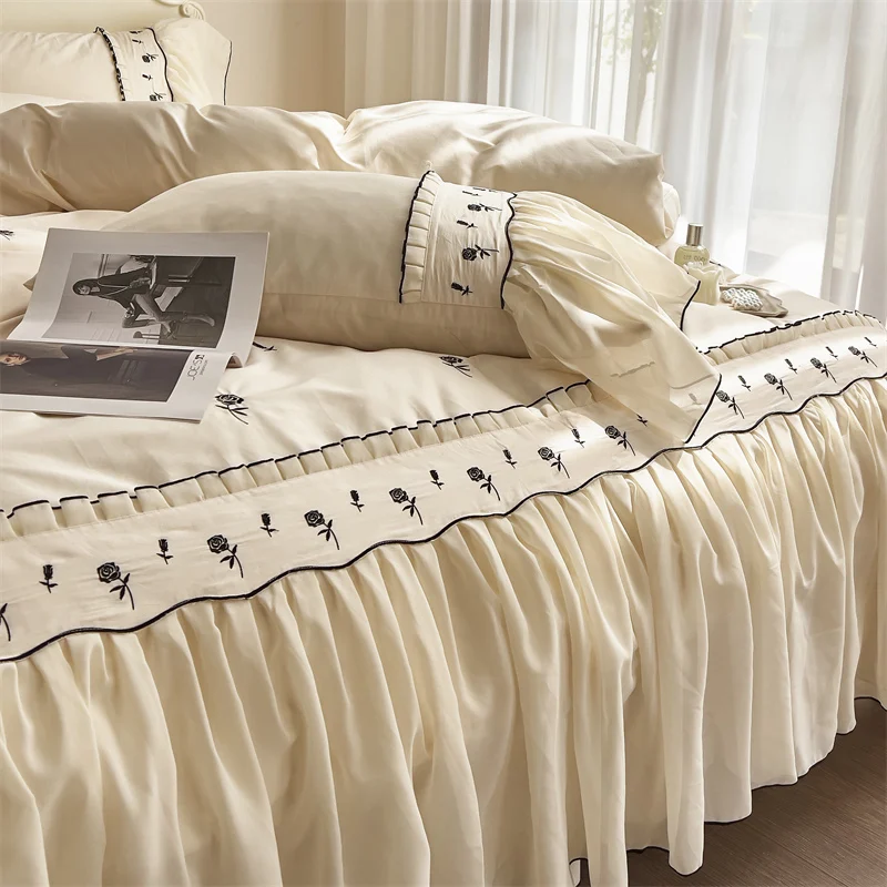 Vintage Beige Lace Ruffles Princess Bedding Sets Egyptian Cotton Rose Flowers Embroidery Quilt Cover Set Bed Sheet Pillowcases