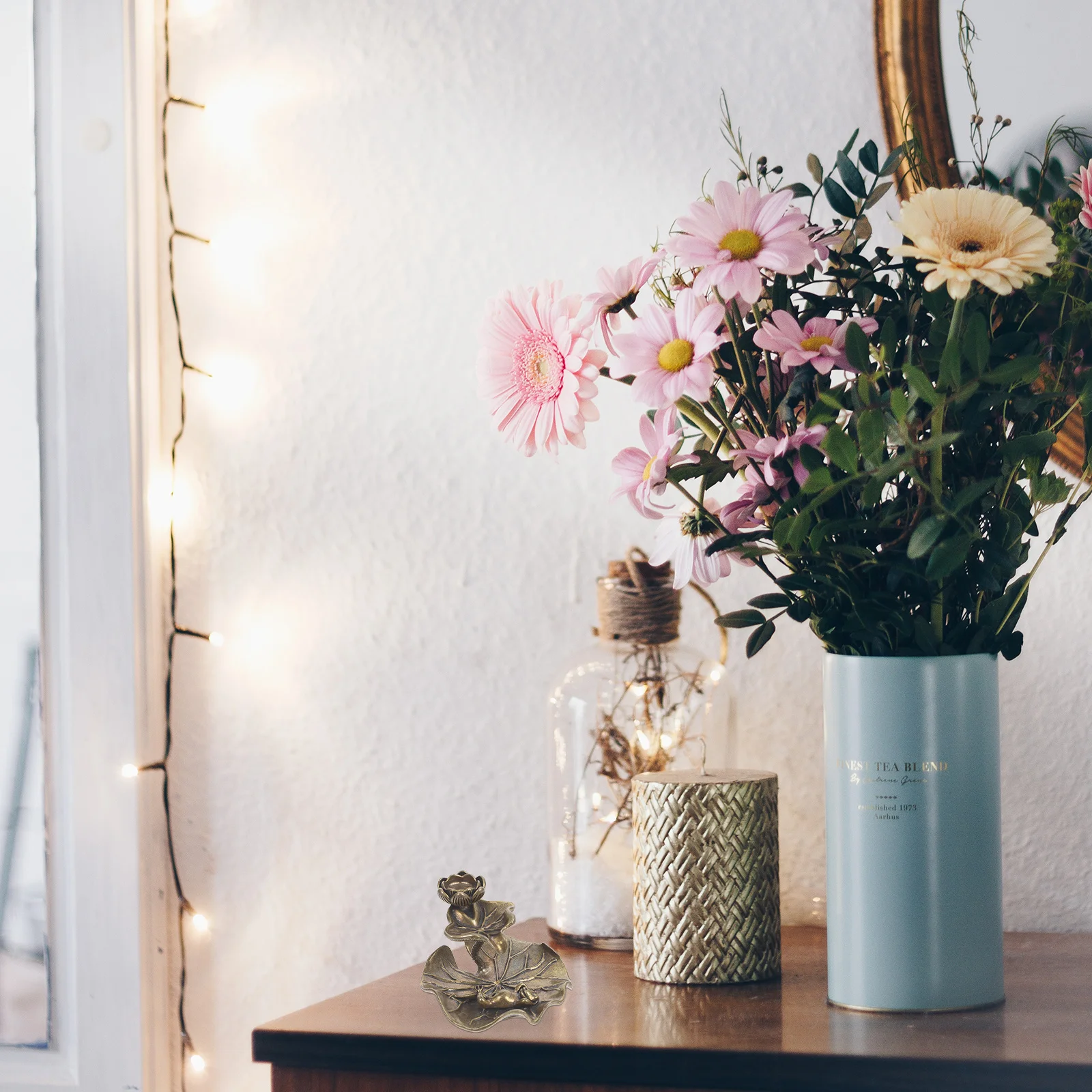 

Delicate Lotus Shape Incense Burner Metal Censer Ornament for Bedroom Study Living Room Decorative Burner Use Censer Holder