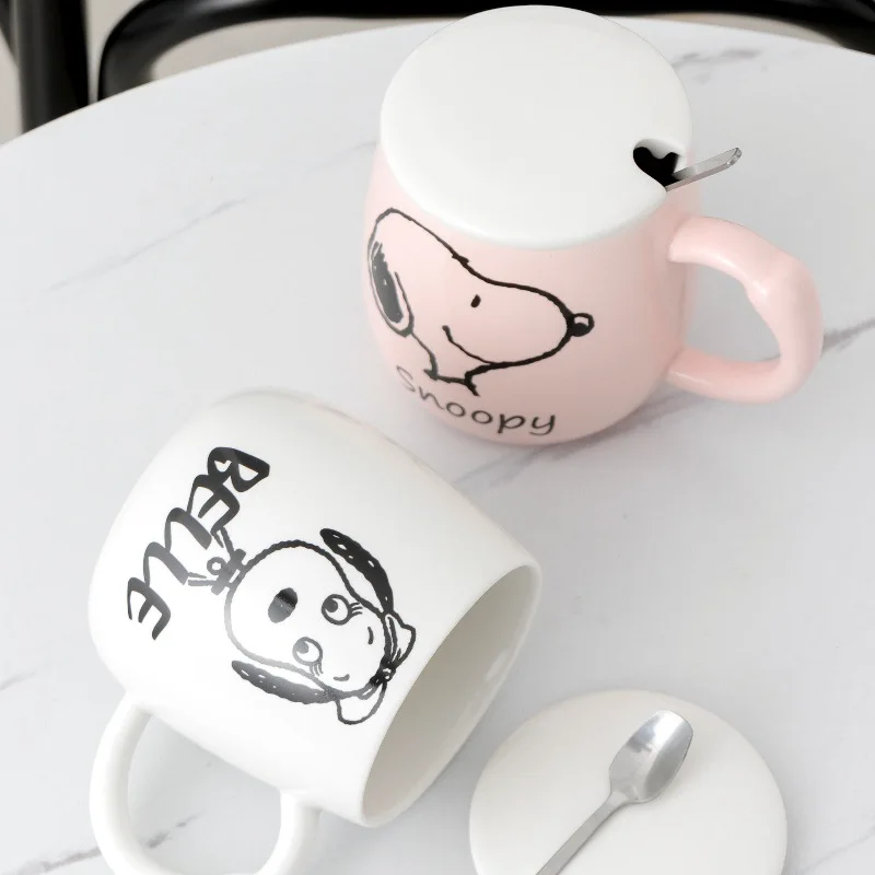 Snoopy Mugs Cute Cartoon Home Office coffee cup 390ml Water Mug with Lid Spoon Couple Ceramic Mug Drinkware Kids Birthday Gifts