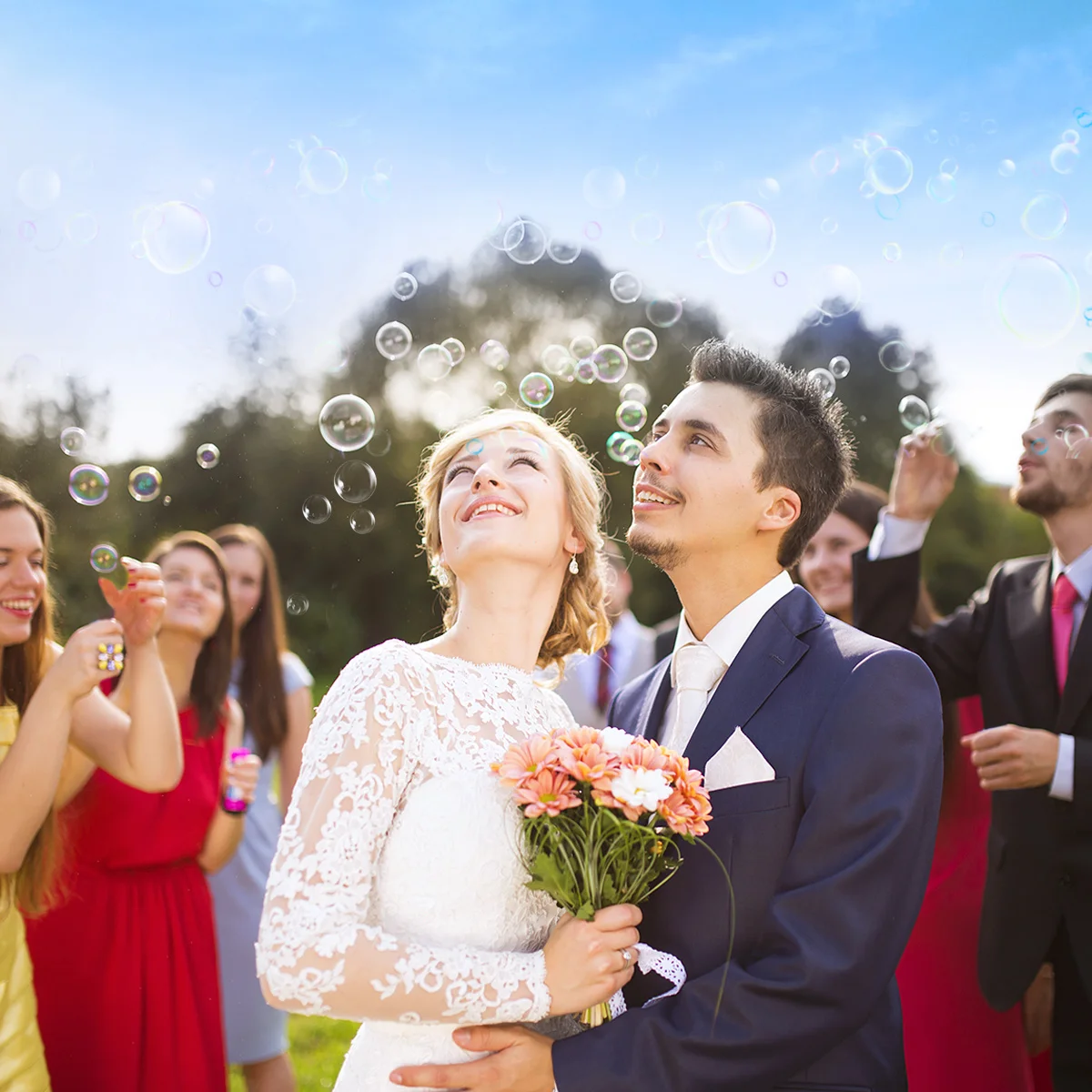 เครื่องทำฟองสบู่สำหรับงานแต่งงาน เครื่องเป่าฟองสบู่อัตโนมัติไฟฟ้า ของเล่นเป่าฟองสีขาว