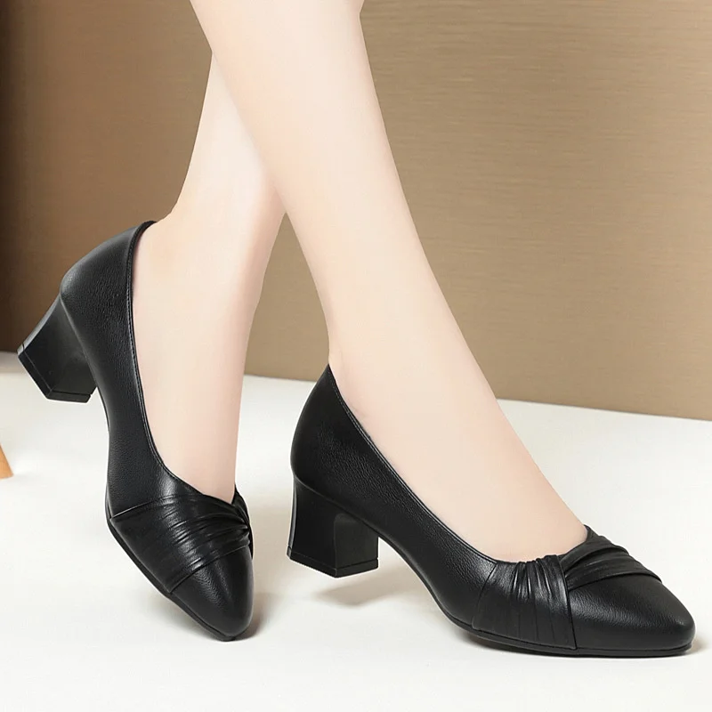 Women Spring 2024 New  Fashion Mother\'s Office Soft Leather Soft Soled Shoes Comfort High Heel Dress Singles Shoes