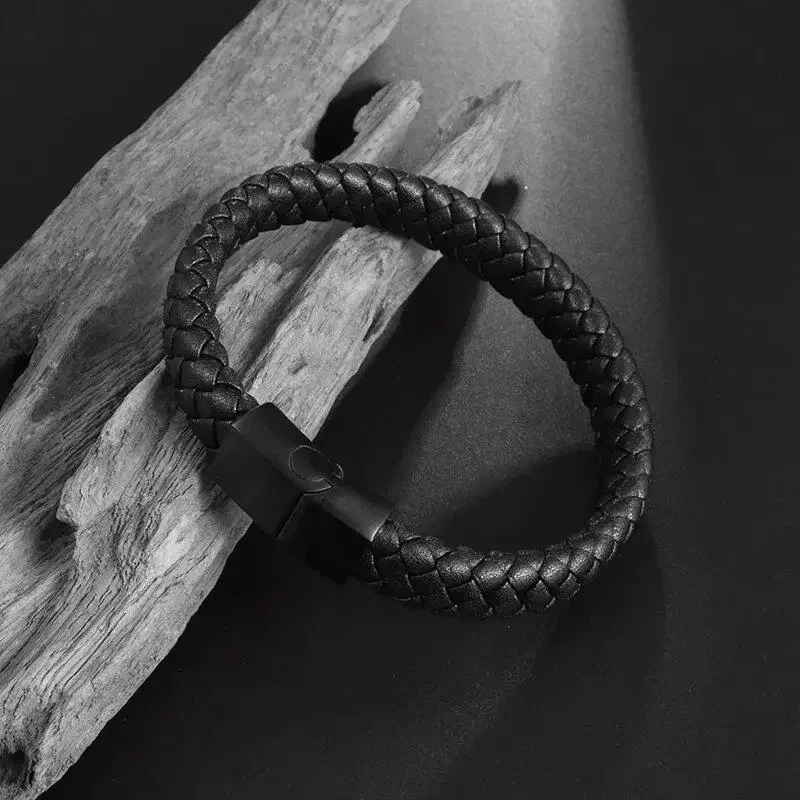 Trendy Single Layer Black Hand Woven Leather Bracelet with Metal Magnetic Closure Men\\\\\\\'s Business Jewelry Birthday Gift