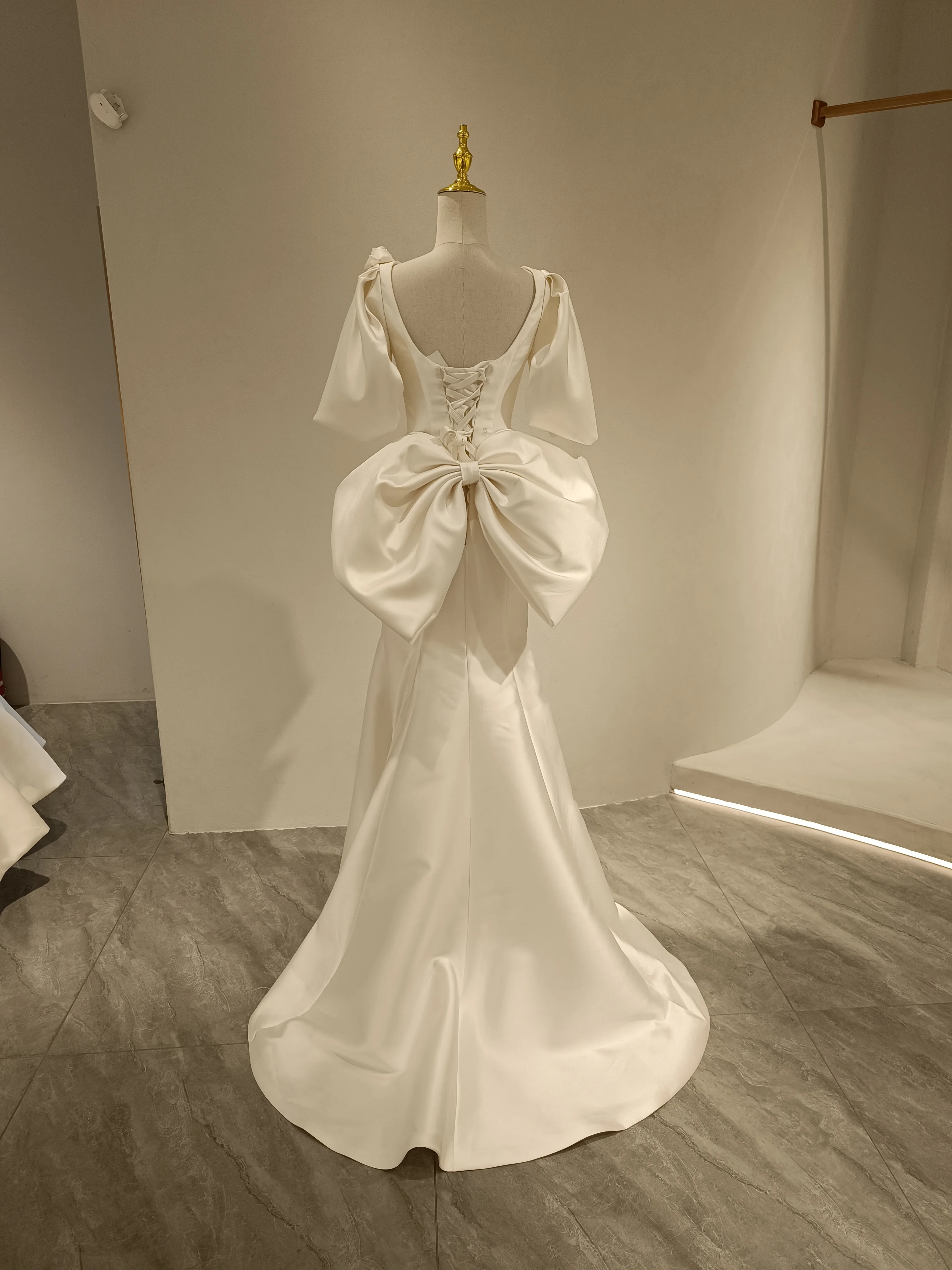 Vestido de novia de manga murciélago de sirena Mikado, hecho a mano, flor, 100%