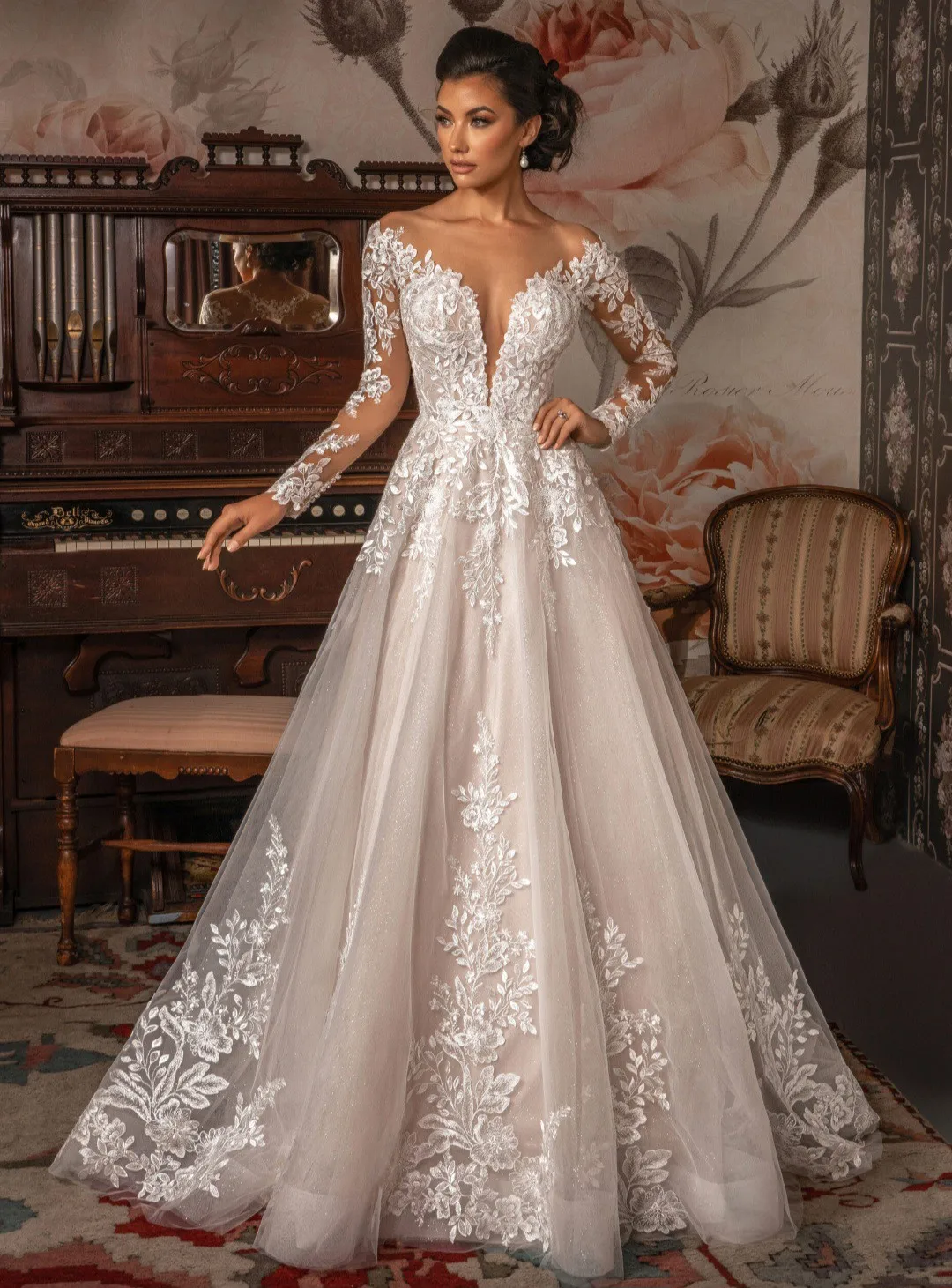 Customized 2026 New Women's Sexy And Elegant Wedding Dress Deep V-Neck Long Sleeved Embroidered Yarn Lace Decal Vestido De Novia