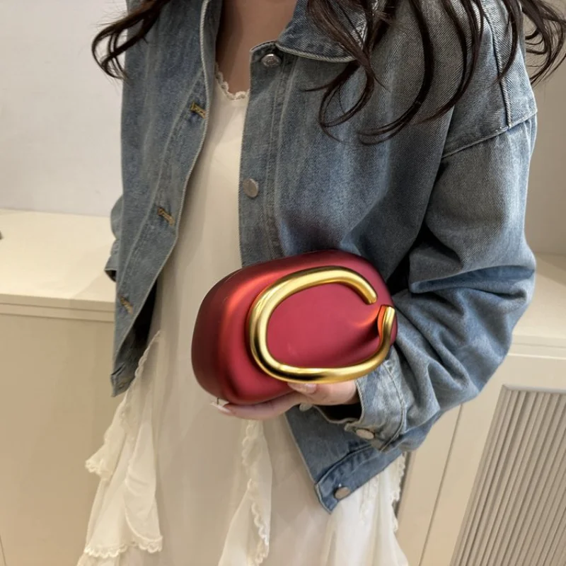 2025 Luxury Evening Clutch for Women Designer Wristlet with Chain Strap & Rhinestone Details Gala Party Bag