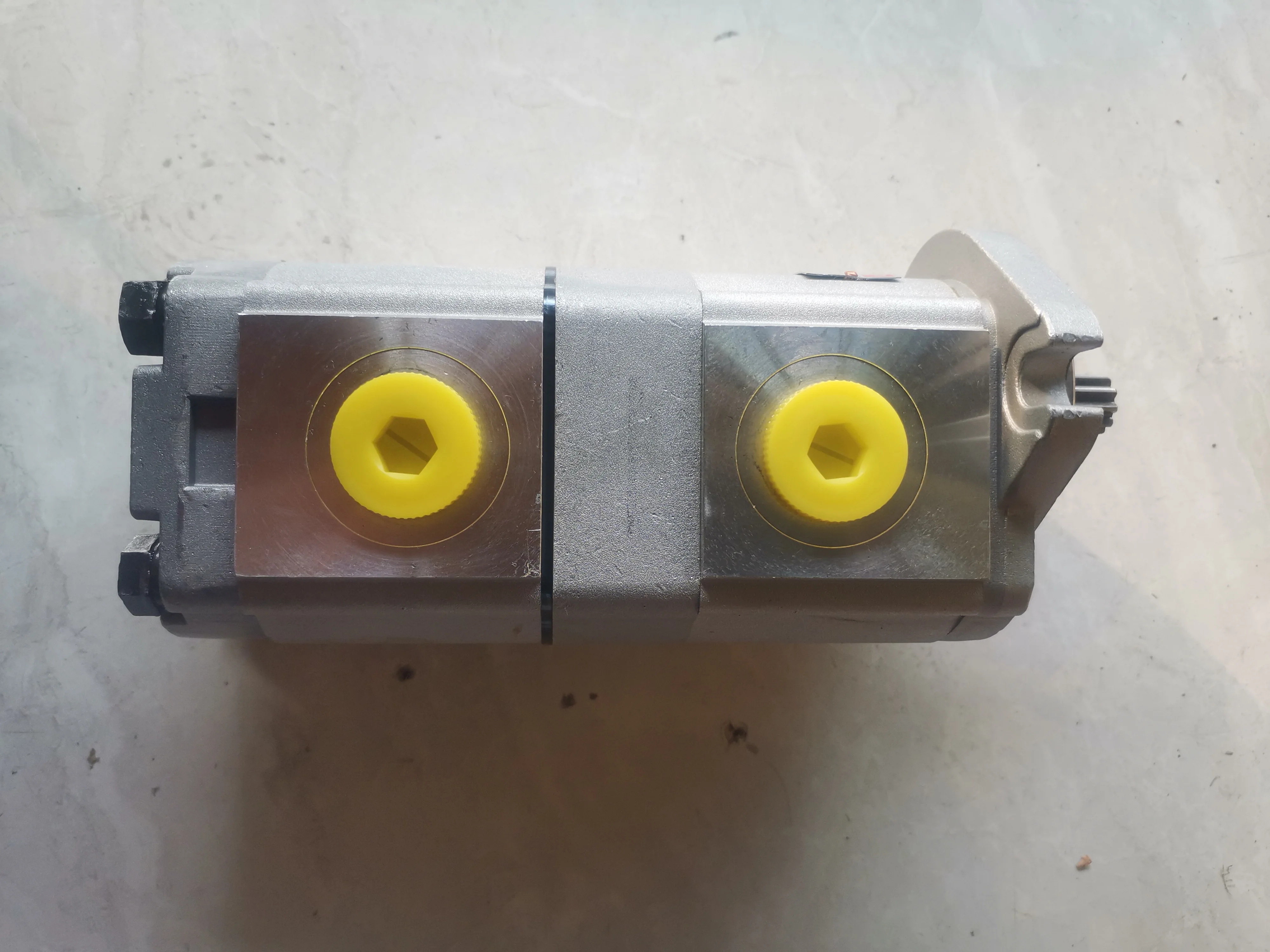 9217993 9218031 4181700 Baggerzubehör Hydraulische Zahnrad-Pilotpumpe für Hitachi Bagger ZX330 ZX200-6 ZX240-3 ZX270-6 ZX350-6