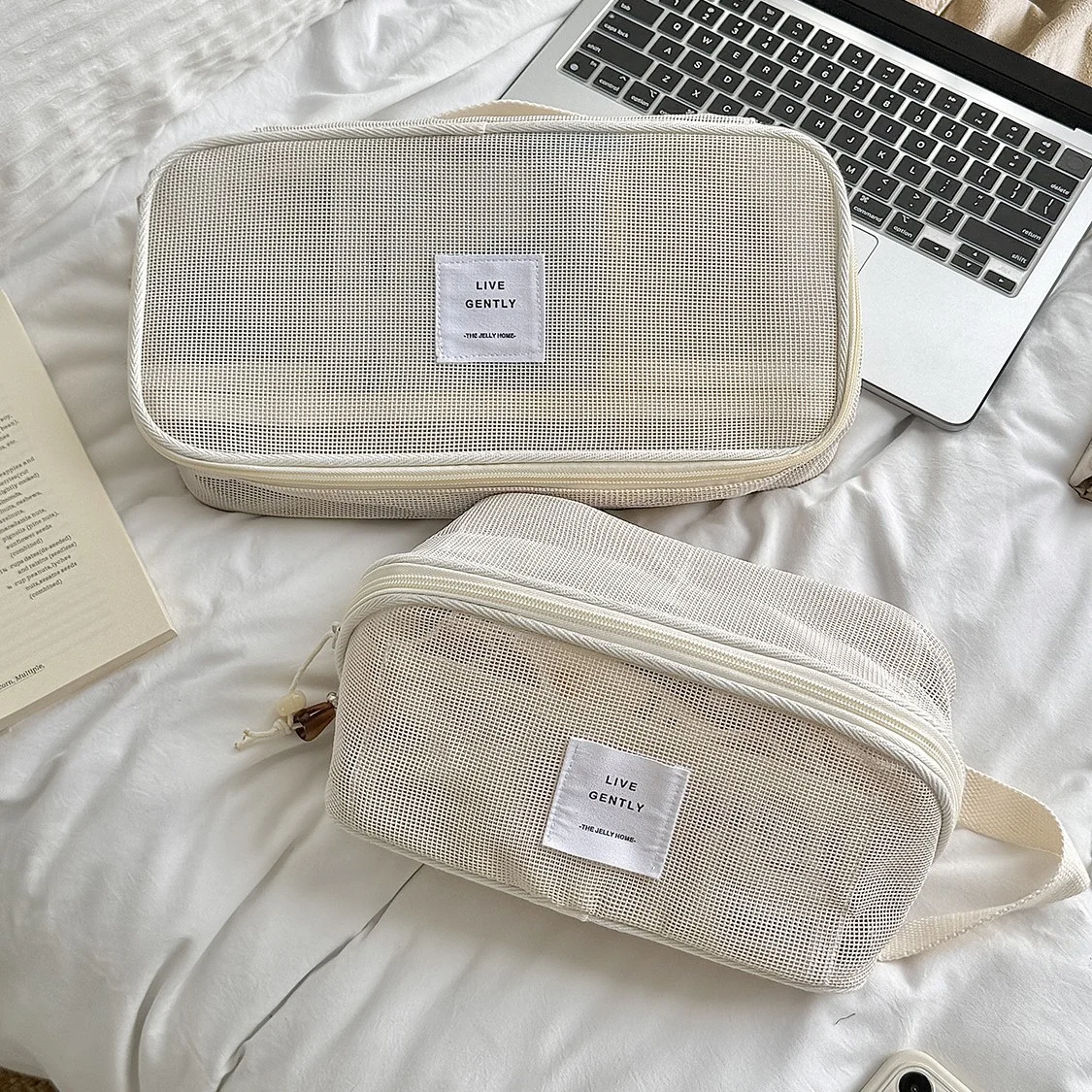 Cream-colored mesh storage bag with a stand-up design, high-end feel, large-capacity makeup and toiletry bag for travel