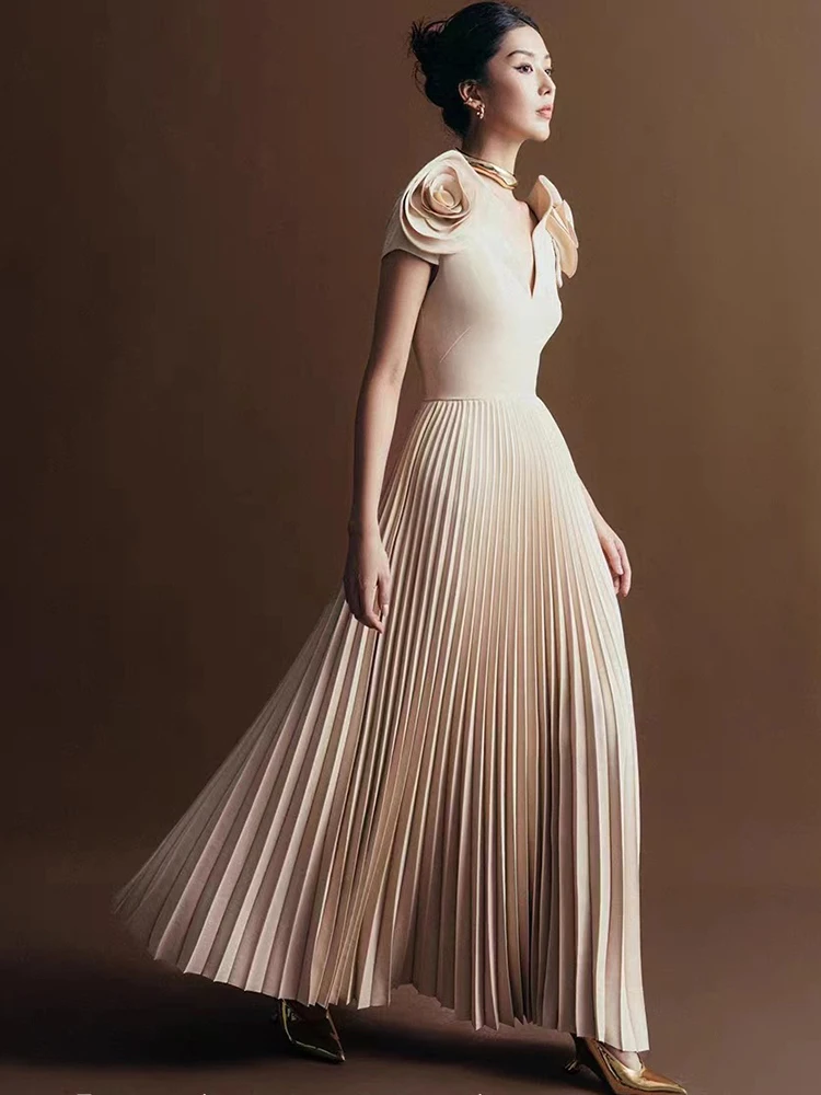 LISM فستان نسائي أنيق على الموضة برقبة على شكل حرف v وأربطة مطوي ثلاثية الأبعاد بدون أكمام فساتين الحفلات المسائية 2025 ربيع جديد المد