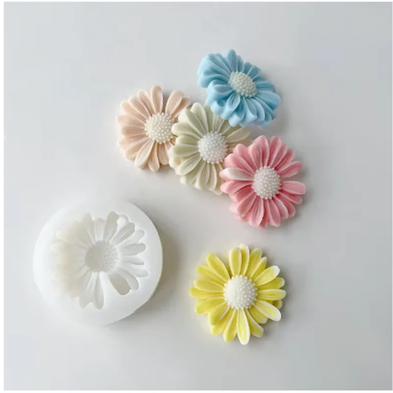 Daisy Silicone Mold DIY Aromatherapy Candle Gypsum Mold Handmade Chrysanthemum Mold for Fondant Cake Decorating Chocolate Tool