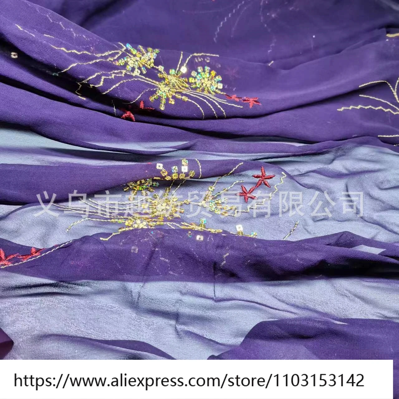 Zomer lichte en enigszins transparante zijden stof met lovertjes 8momme prieel met borduurmode doek