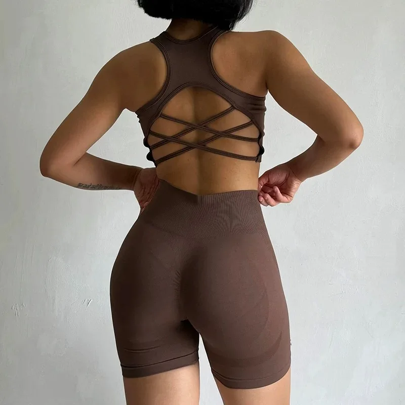 Yoga-Trainingsset für Damen, kombiniert mit gerafftem Rücken und hochtaillierten, hüftformenden Sportshorts – Detail 4