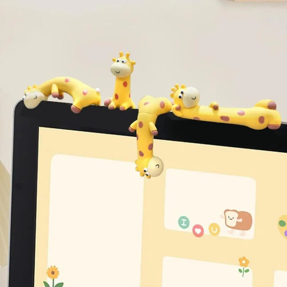 Leżący zwierzęcy wystrój monitora komputerowego Mini lalki ekran nawigacyjny żyrafa figurka ekranu kreskówka Kawaii żyrafa ozdoba Model