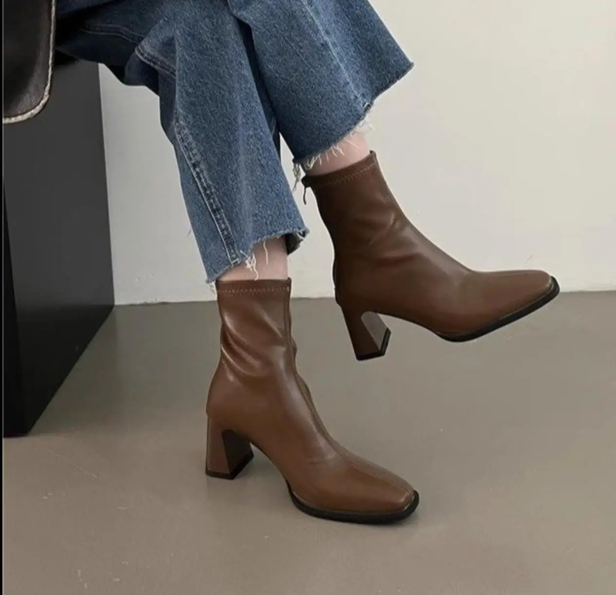 

High Heel Slim Boots Fairy Style 2024 New Soft Leather Thick Heels Internet Celebrity Fashion and Temperament Boots