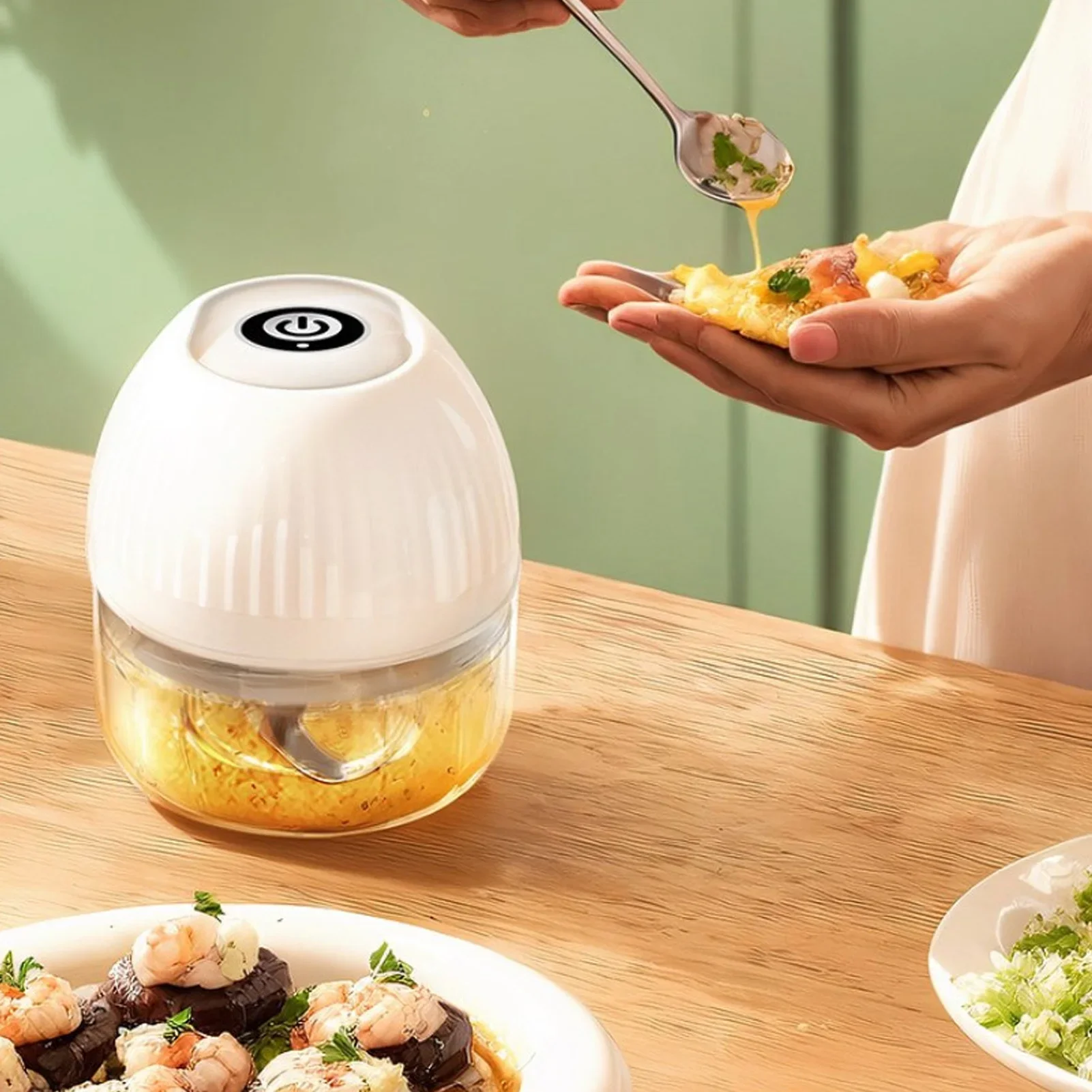 Electric Mini Garlic Chopper 250ml Cordless Multi-Functional Kitchen Vegetable Onion Mincer Portable Food Processor