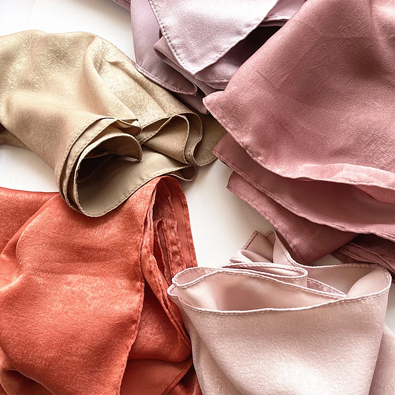 16 Farben Damen Samt Winterschal Medina Seidenähnlicher Hijab Zweiseitiger Schal Luxus Markendesigner Bufandas – Detail 8