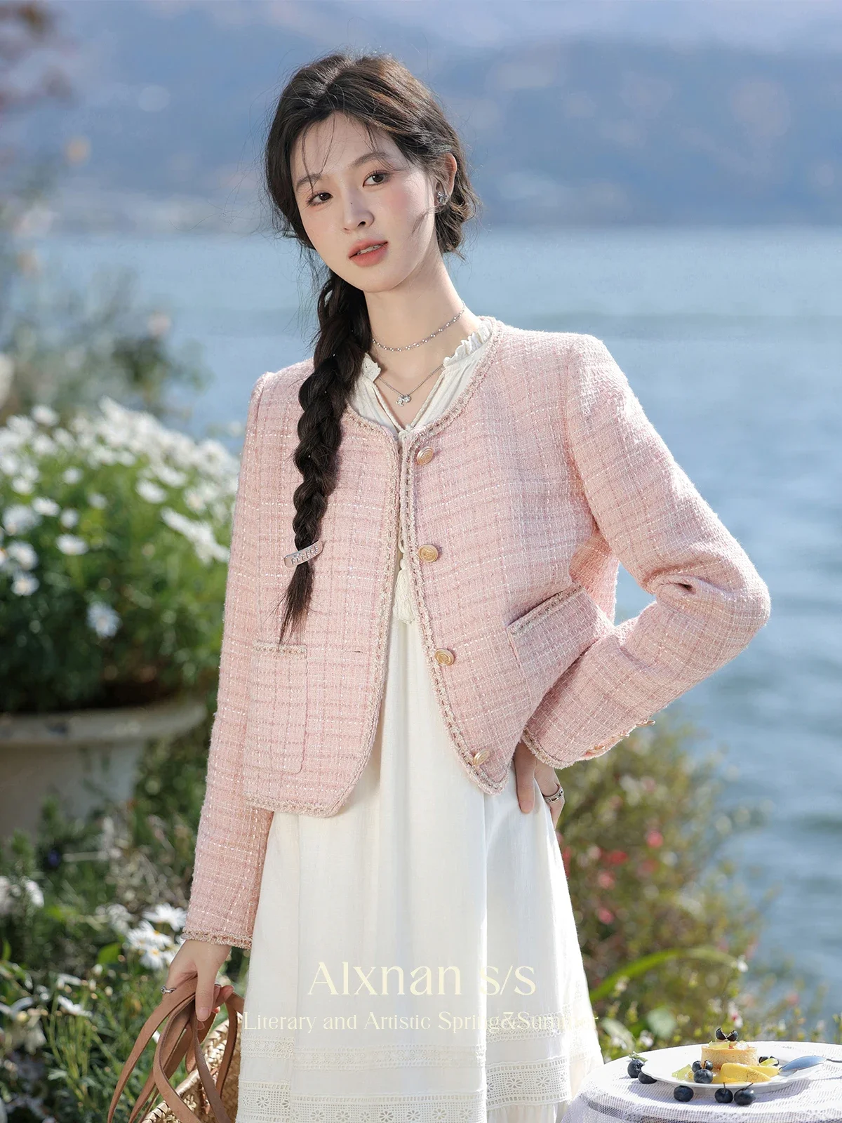 

ALXNAN Light Pink Gentle Cropped Tweed Jacket Woman 2024 Autumn Winter Round Neck Straight Long Sleeve Jacket & Coat L33622