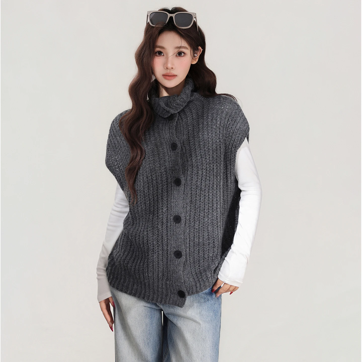 

Retro Sleeveless Knitted Vest Jacket for Women in Autumn and Winter, Loose and Slimming, Versatile and High-End Vest Top