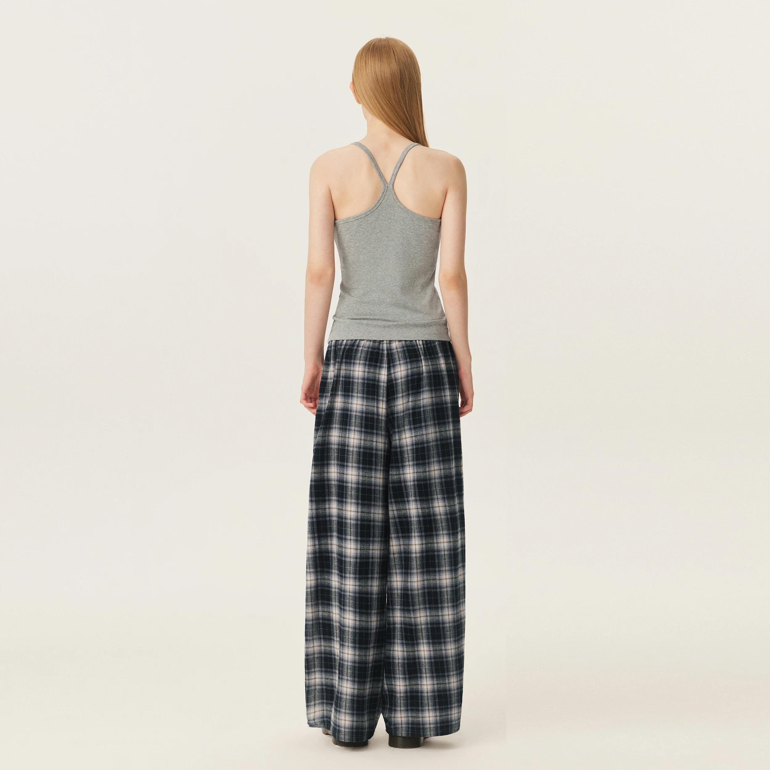 YESCCI U-Neck Tank Tops 2026 New Basic Simple Sleeveless Shirt Versatile Inner Camisole Top With Built-in Bra Pads Y106081067