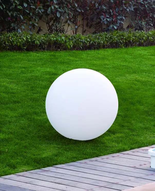 Bola LED de Material plástico para jardín, luz de luna inalámbrica dmx, resistente al agua, alimentada por energía solar, nuevo diseño