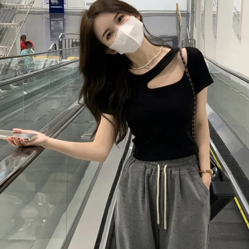 

American Street Personality Sexy Top Y2K Round Neck Slim Popular Crop Top New Summer Fashion Short Sleeve T Shirt for Women