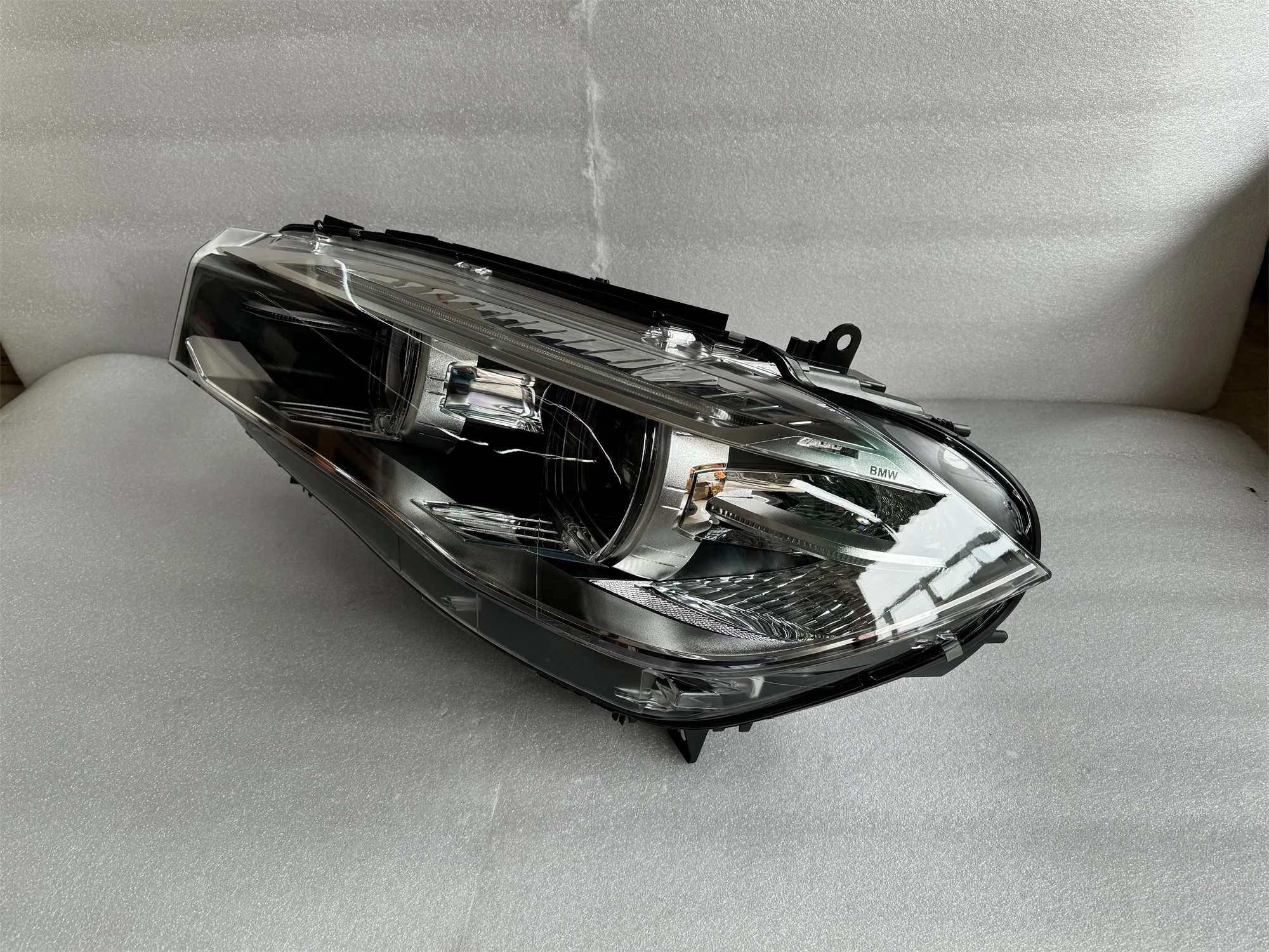 High quality headlights suitable for BMW X5 X6 F15 F16 dual hernia headlights 2015-2017 US version hernia headlights F15 headlig