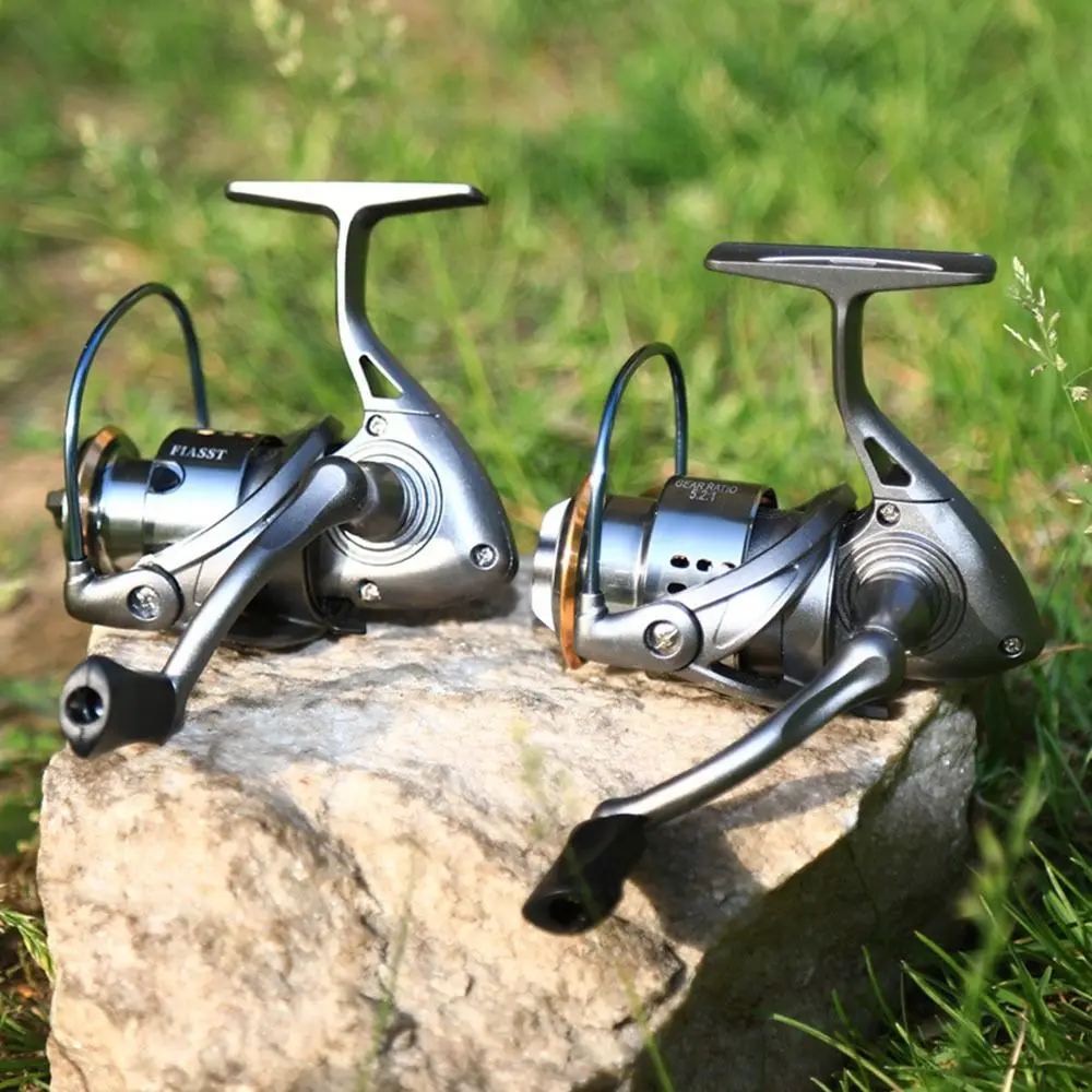 

5.2:1 Gear Ratio Spinning Fishing Reel Model 1000-7000 Anti-shake Balance Luya Fishing Spool Unloading Knob Non-slip
