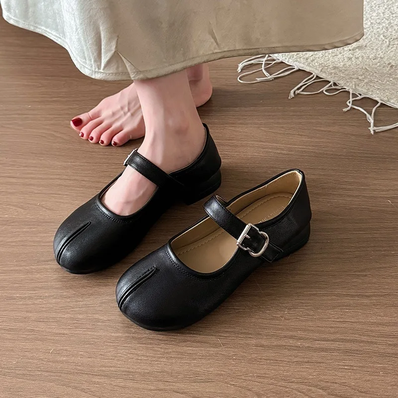 French Shallow Mouth Single Shoes Split Toe Mary Jane Shoe Buckle Strap Leather Shoes Luxury Designer Retro Casual Walking Shoes
