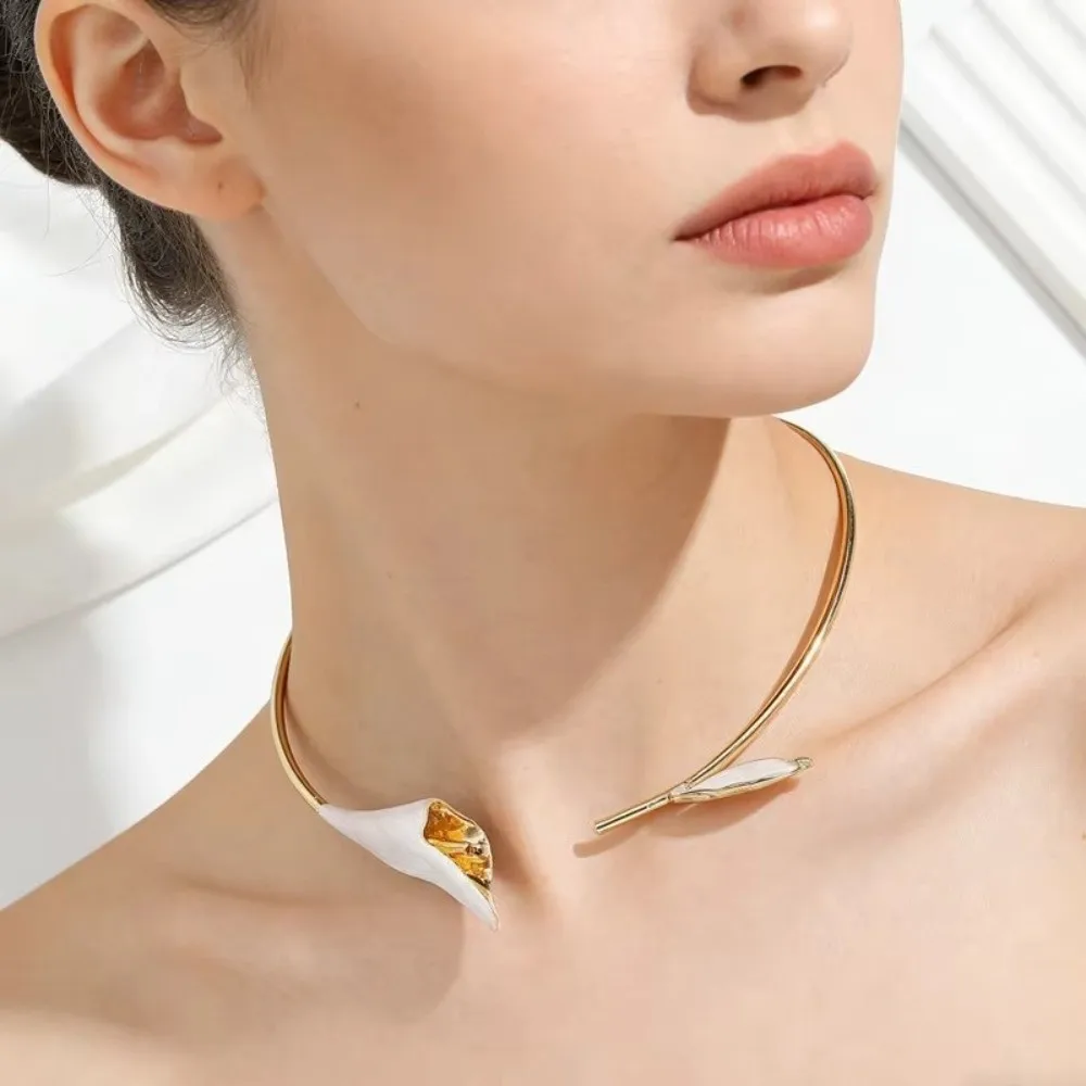 Elegant Adjustable Enamel Flower Choker Gold Color Enamel Flower Open Collar Floral Torque Jewelry Statement