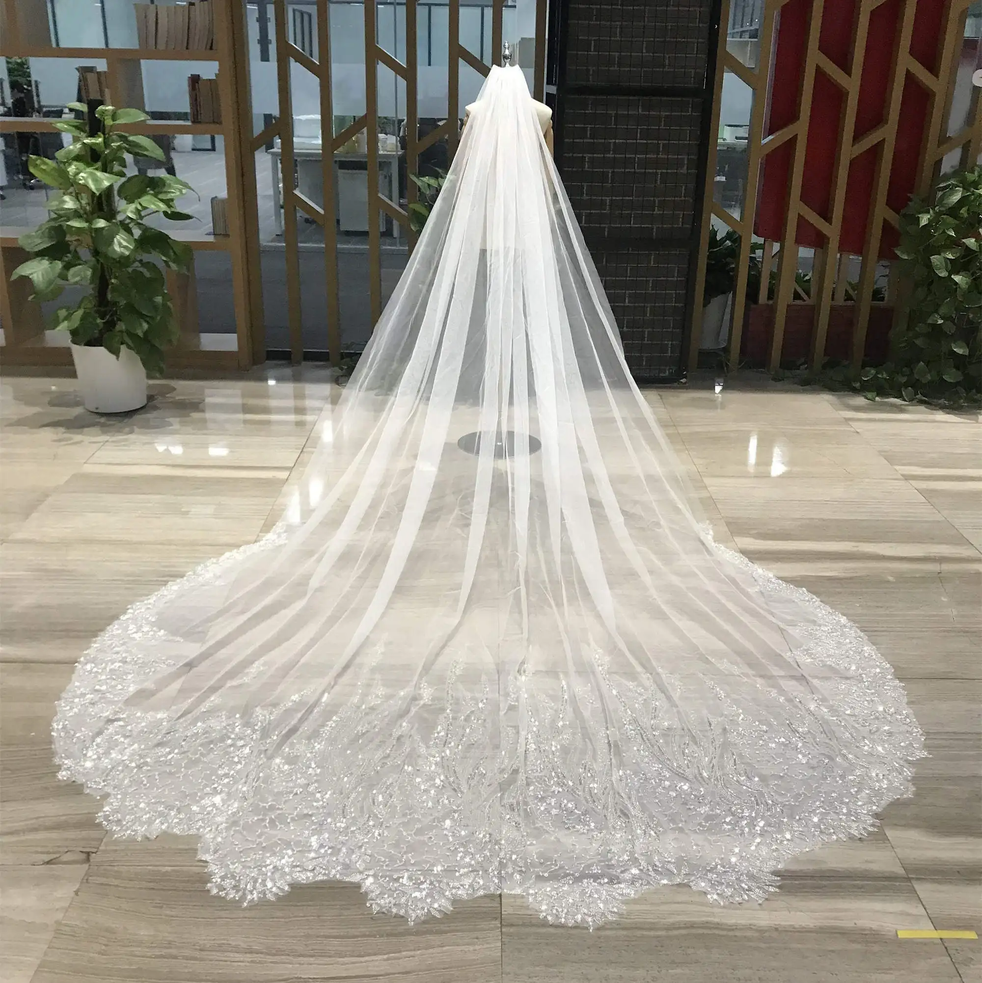 หรูหรา Wedding Veils ประดับด้วยลูกปัดลูกไม้ One Layer เจ้าสาว Complementos De Boda Velo De Novia Custom Made เจ้าสาวอุปกรณ์เสริม