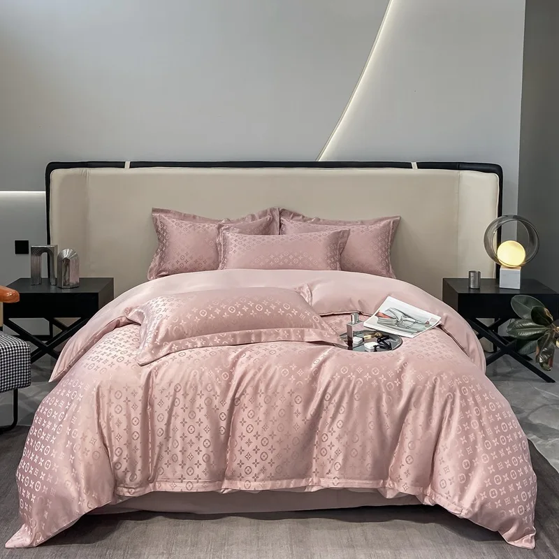 

Trendy brand high-end jacquard four piece set, light luxury, naked sleeping, ice silk duvet cover, bed sheet, washed Tencel beds