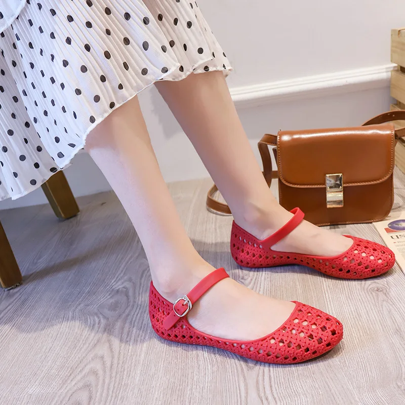 Summer Women's Hole Mesh Shoes Ladies Soft Sole Jelly Sandals Flat Heel Dance Shoes Adult Girls Waterproof Beach Sandals SHW145