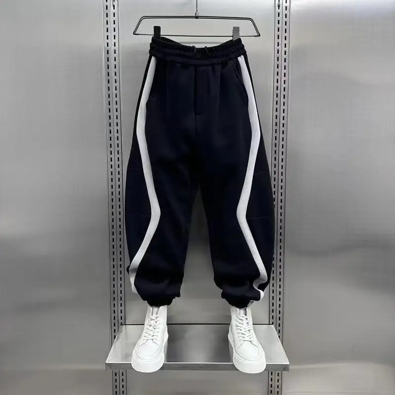 New Arrival 2026 Men’s Versatile Sweatpants Modern Tapered Leg Soft Stretch Material Eye Catching Side Stripes Loose Fit