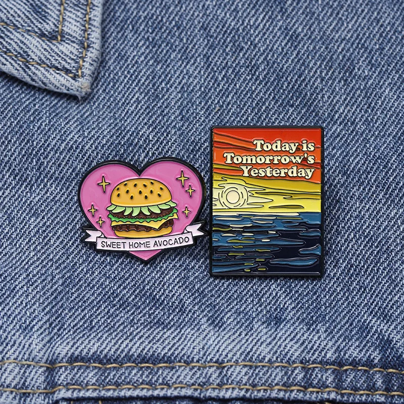 

Creative Dawn Picture Brooch Pins Love Heart Shape Humburg Sweet Home Avocado Enamel Lapel Pin Accessory Corsage Jewelry Props