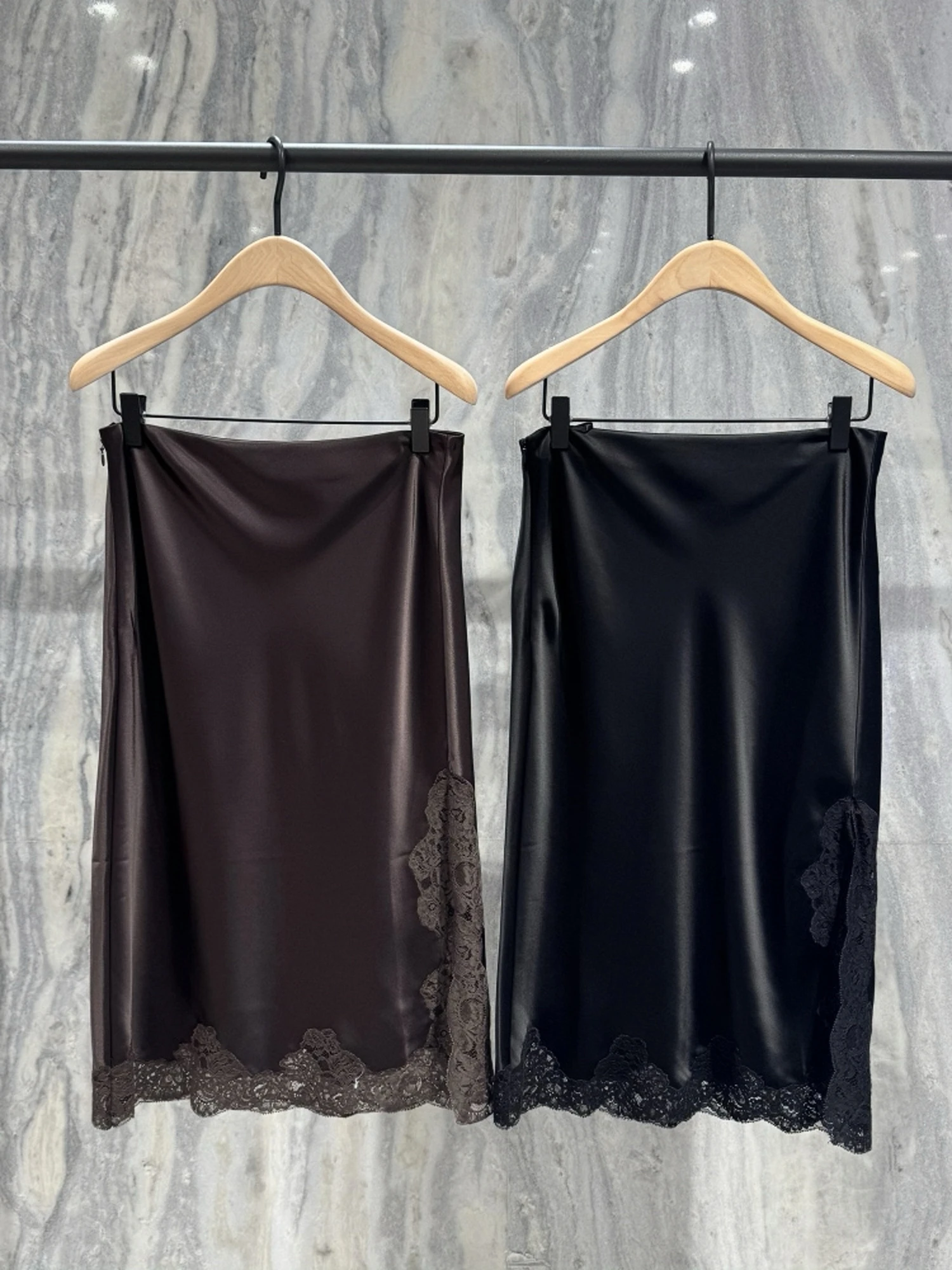 

M Home 2025 Autumn New Lace Splicing Acetate Satin Fi Tail Skirt High Waist Casual Sle Breathable Skin-friendly