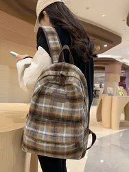 Checkered backpack for female high school students, college students, school bags, niche retro contrasting backpacks, travel bag