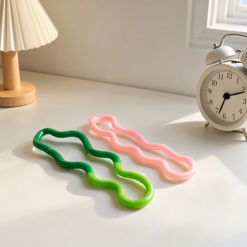Temperature Changing Twist Fidget Toy - Heat Sensitive Color Changing Sensory Stress Relief Toy for Kids & Adults, Desk Toy Gift