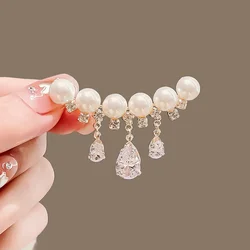 Elegant White Crystal Pearl Brooches For Women Girls Luxury Gold Color Waterdrop Rhinestones Tassel Brooch Pins