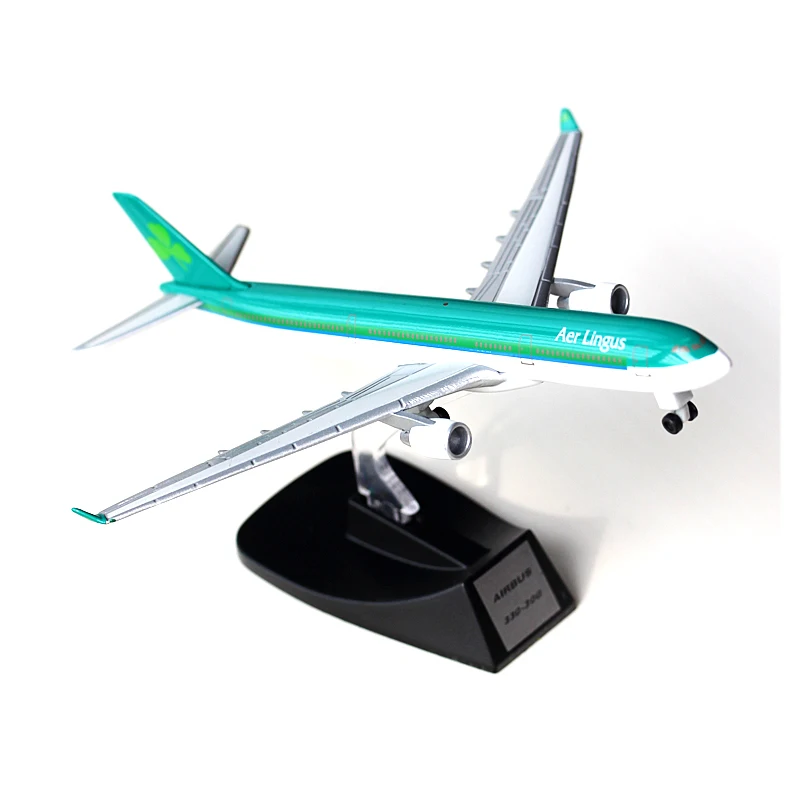 Miniature Simulation Scale 1: 500 Aircraft Model A330 Alloy Airliner Model Diorama Kit Sand Table Scene Layout Display With Base