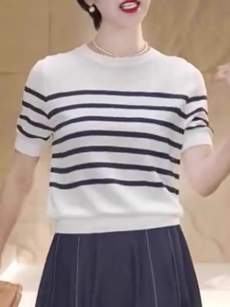 

Корейский круглый топ Ne Striped Ice Silk ort Sve Base irt Универсальный вязаный топ Youthful Faion Summer 2025