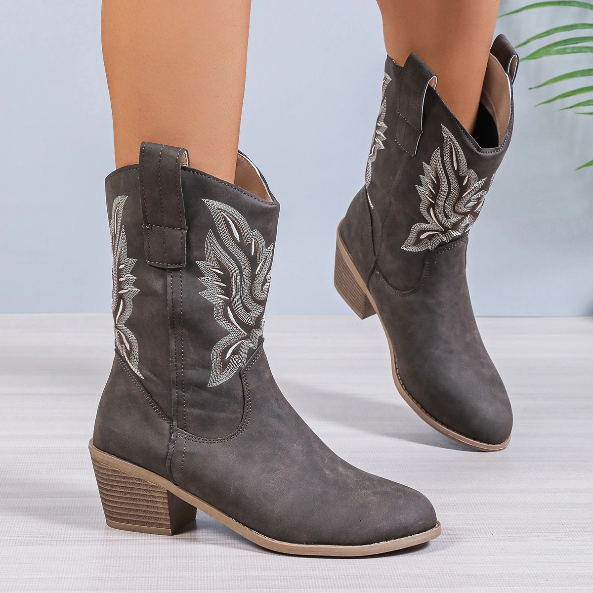 Autumn Women's Pointed Toe Chunky Heel Western Boots New Roman Embroidered Mid Calf Boots for Women Heeled Shoes Women's Boots