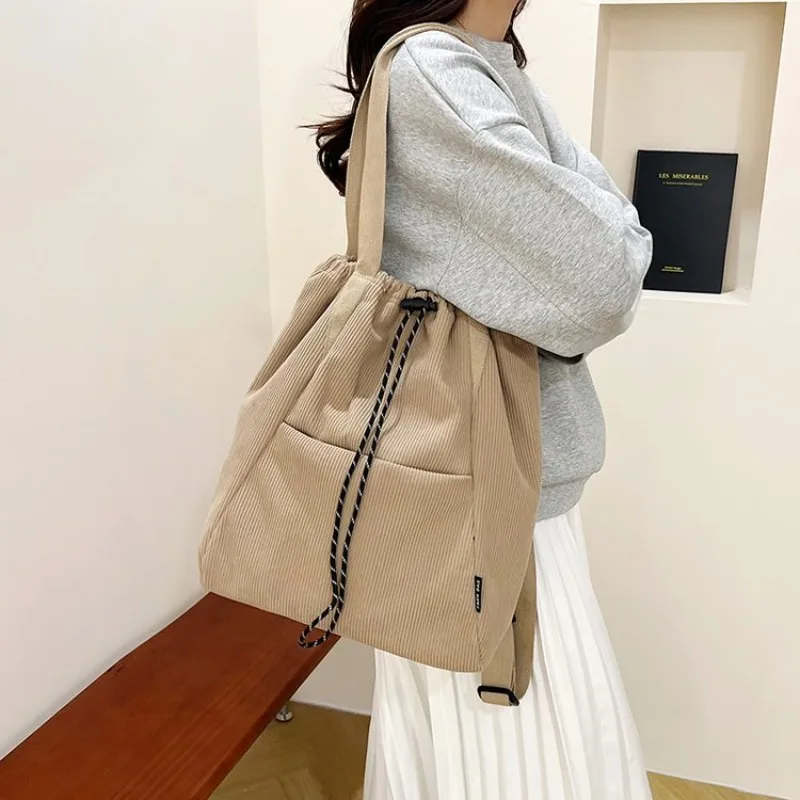 

Luxury Leisure Diaper Bag Women's Leather Tote Vintage Crossbody Bag Minimalist Designer Large Capacity Stylish Elegant