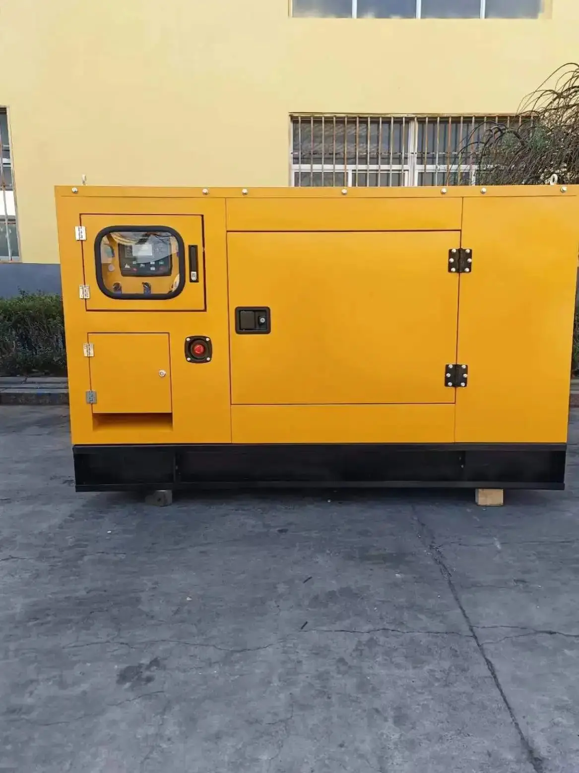 

Yuchai Portable Electric Generator: Customizable Power Generator for Home & Travel Electricity, Made in China