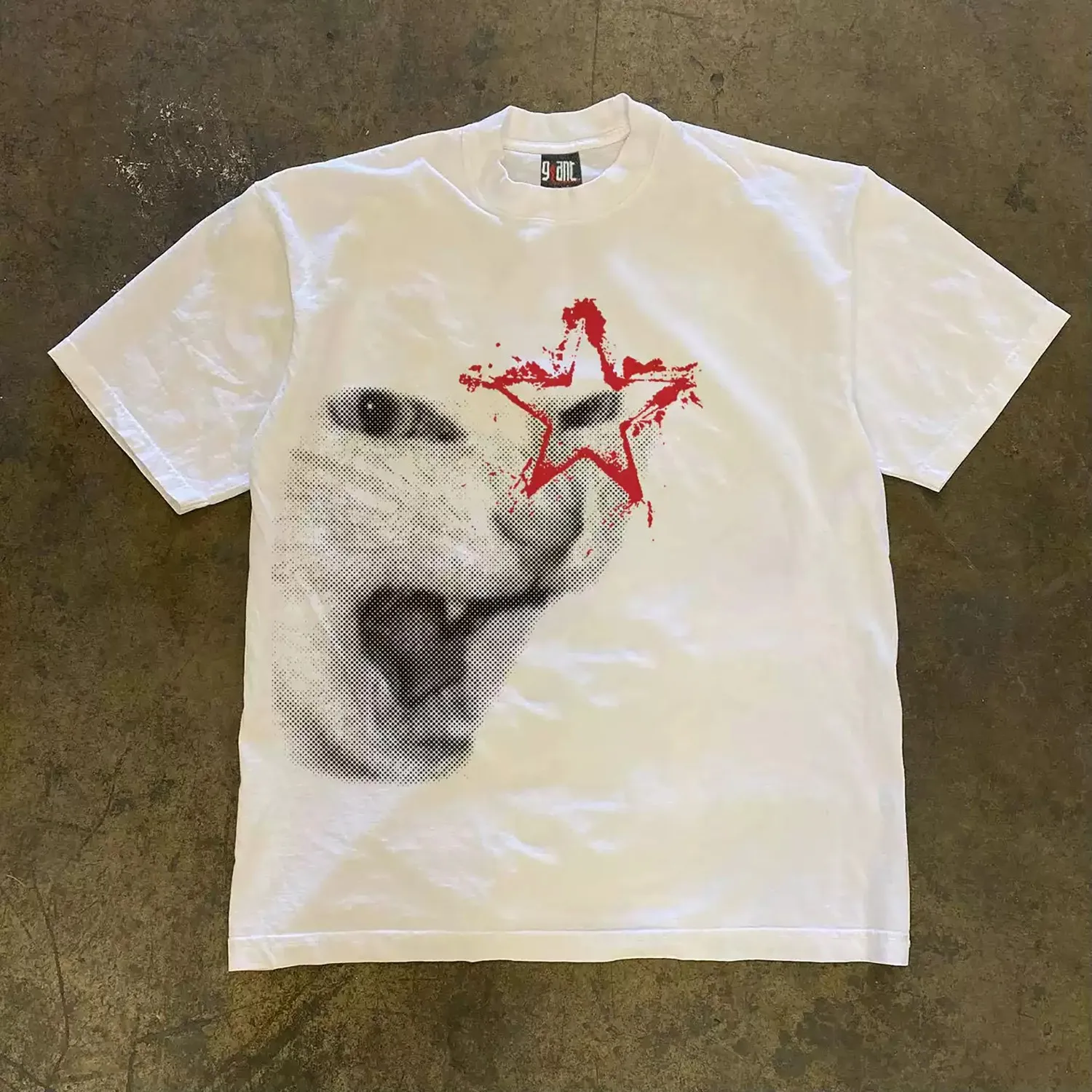 90s Grunge Aesthetic Streetwear T Shirt for Men, Faded Halftone Blurred Human Face Art with Cracked Blood-Splash Red Star Accent, Oversized Crew Neck Soft Washed Cotton Daily Tops.