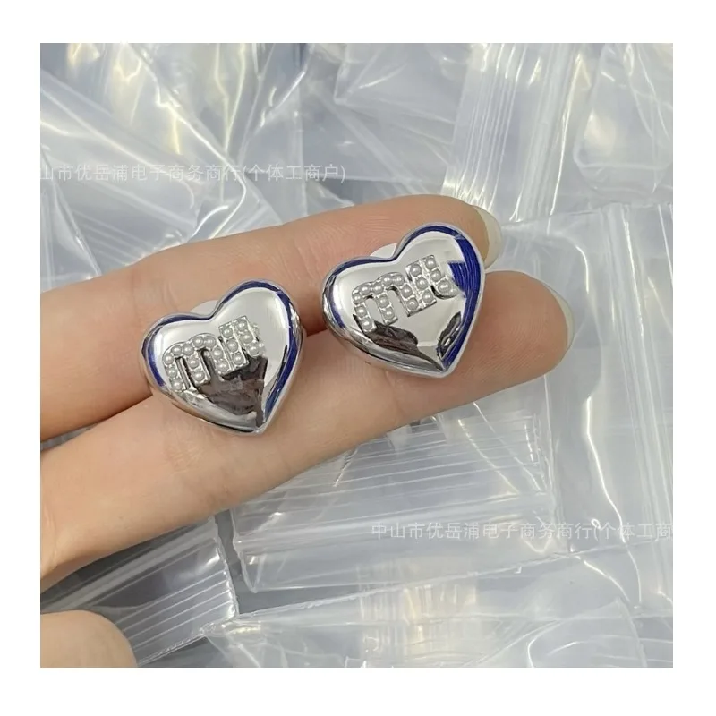 

Earplugs Letter Glossy Love Stud Earrings Women's Fashion Full Diamond Pearl Heart Earrings Women's