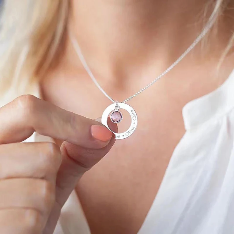 Niestandardowe grawerowane imię Hollow Ring Wisiorek Spersonalizowany naszyjnik z kamieniami szlachetnymi urodzinami Luksusowa biżuteria damska ze stali nierdzewnej Prezenty