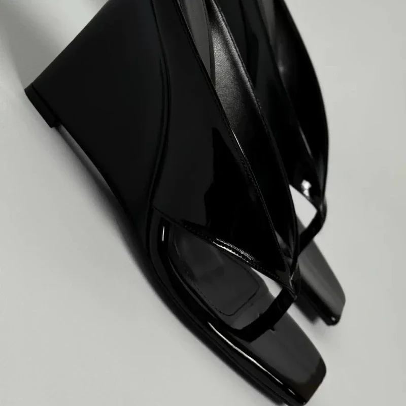 Women's Black Patent Leather Wedge Heightened Slippers 2026 Summer New Anti-Slip Comfortable Party Open Toe Platform Slippers