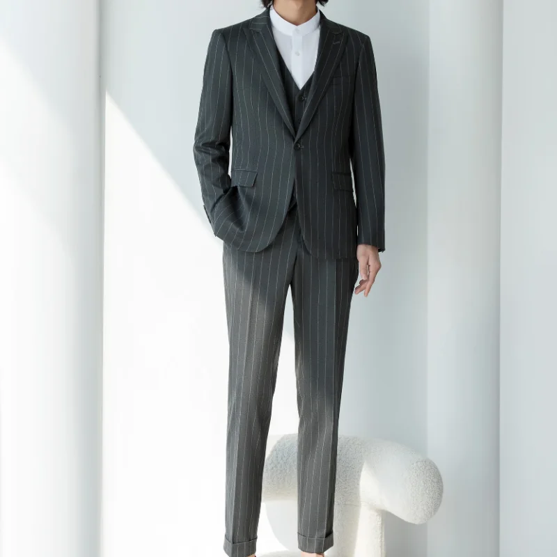 

Мужской костюм-двойка класса люкс, идеально подходит для повседневной работы и деловых встреч, лучший выбор для подарка.